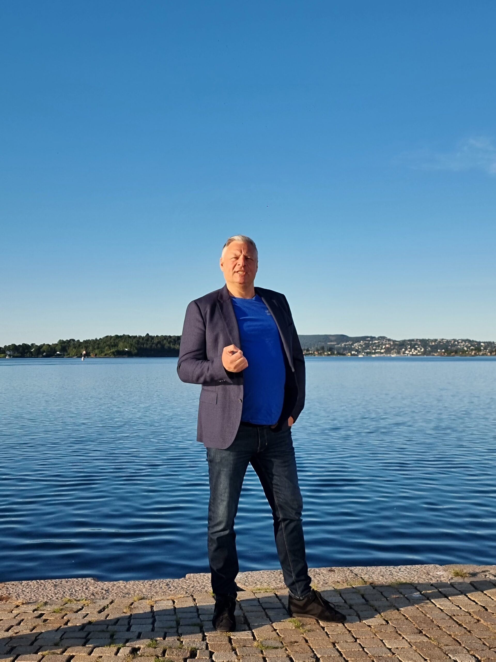 Om meg Håvard ved sjøen